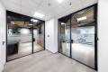 03_glass_entrance